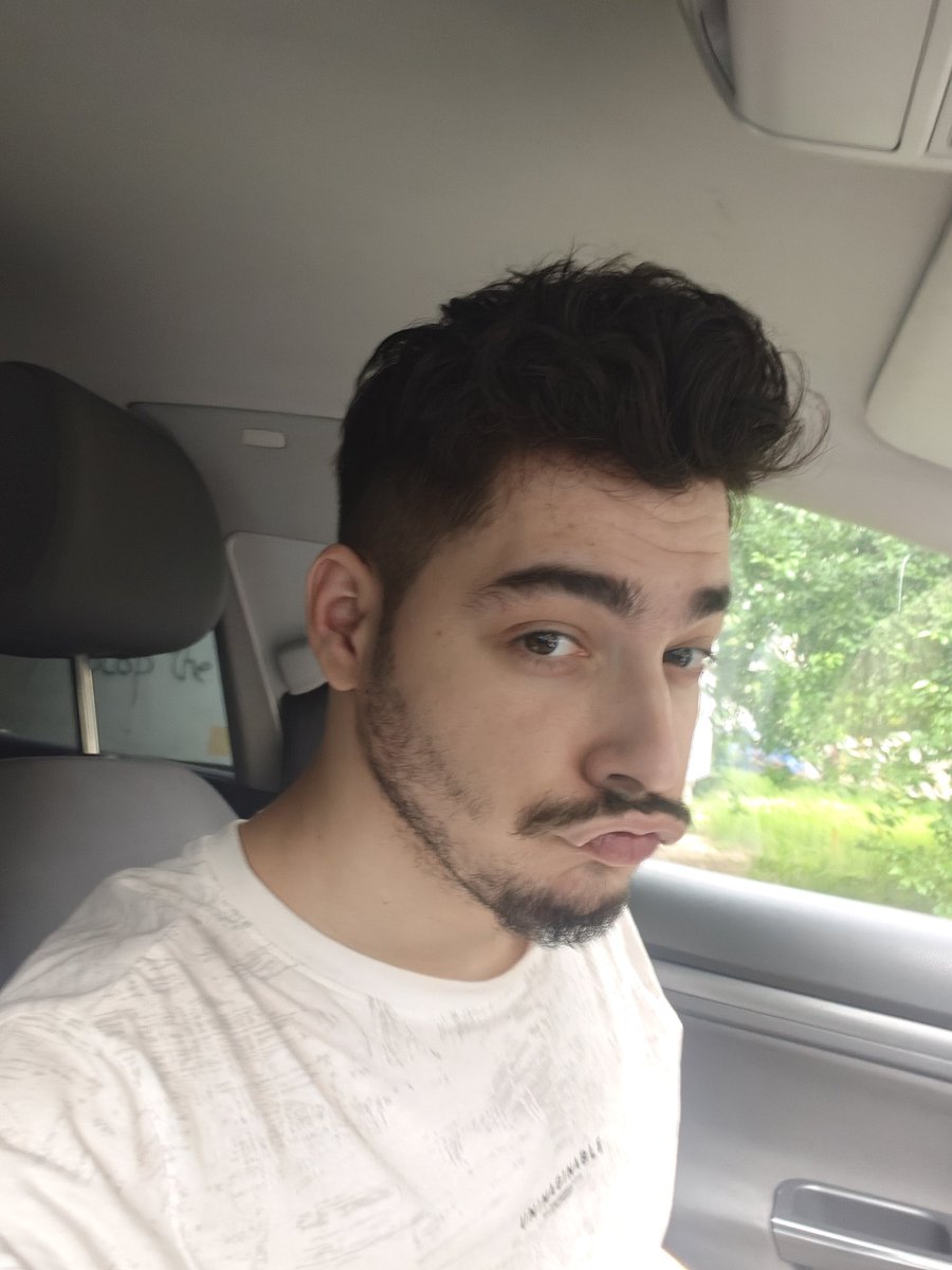 ToxiC5501's tweet image. Im soo lazy today
But check this sexy expression 😏
Enjoy the weekend! 🌞