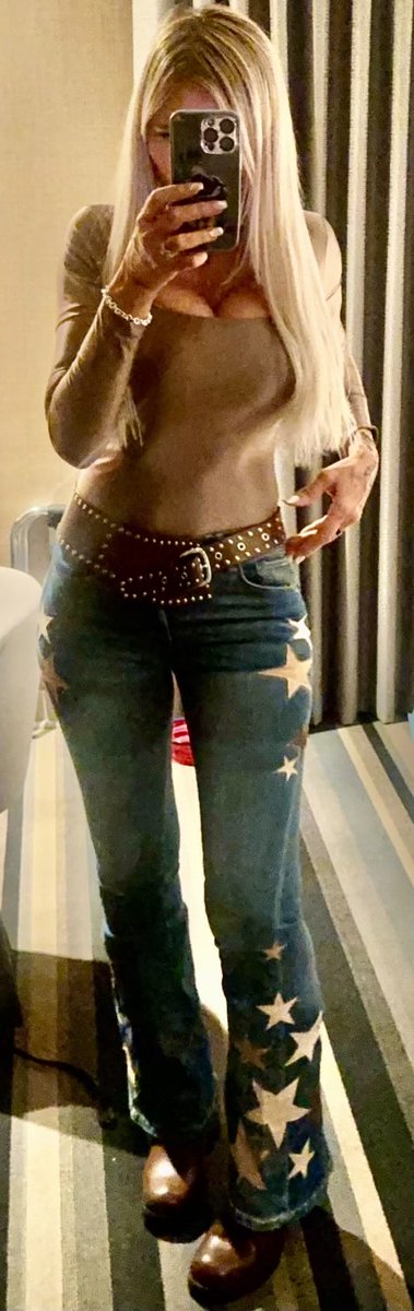 Calgary really looks good on me…thinking I need to come visit my cowboys again soon!