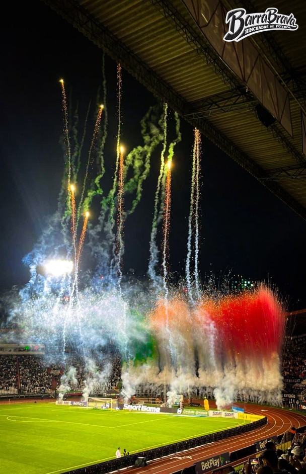 Recibimiento de Holocausto Norte - Once Caldas ayer vs Atlético Nacional