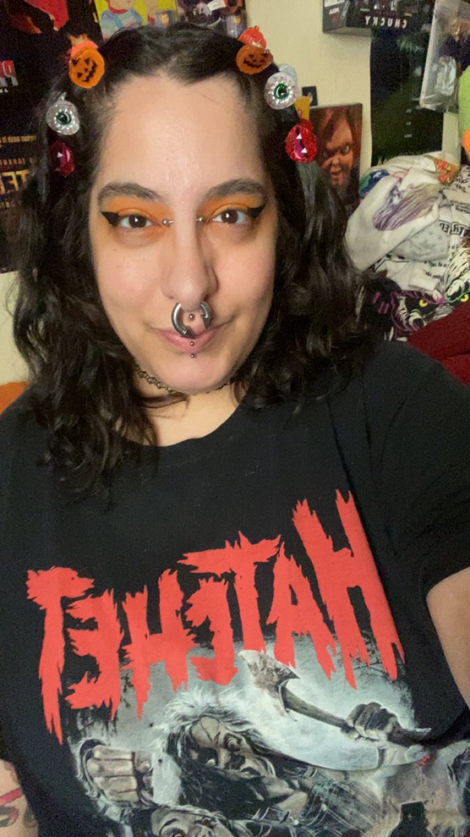 Hope everyone is having a spooky day 🖤