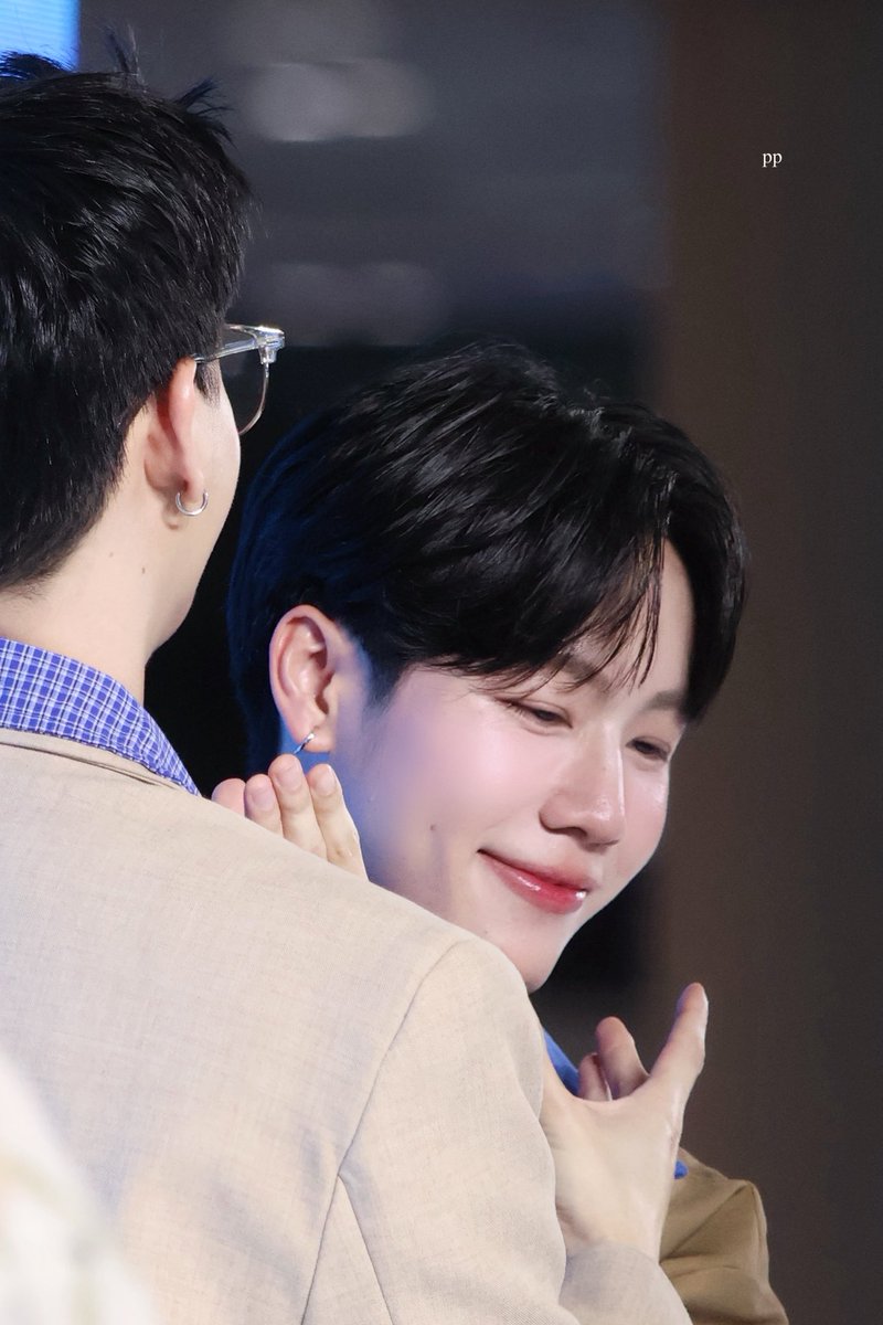 อันนี้คือไร ไอเจี้ย้ย้ยยยยยยยใจกุจะแตก ทำไมถึงน่ารักขนาดนี้ล่ะลูก ยิ้มแบบนี้เพิ่งเคยเห็น ยิ้มเด่กอ้วม ยิ้มดื้อ ยิ้มสวย ยิ้มแบบพี่หยิ่นของหนุคนเดียวอะ 😭😭😭😭😭😭😭😭😭😭😭😭😭😭😭😭😭😭😭😭😭😭😭😭😭😭😭