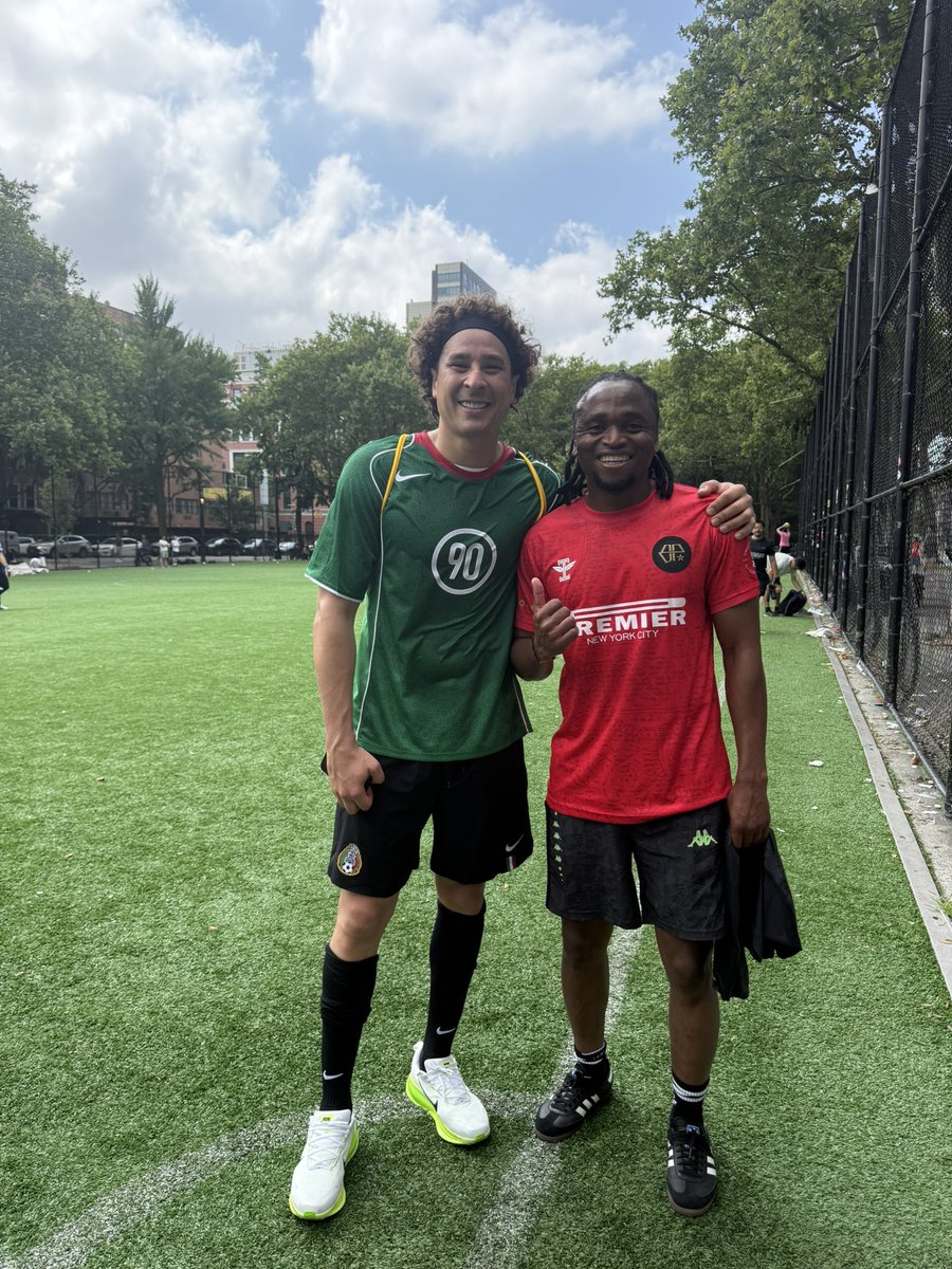 Siphiwe Tshabalala (@siphiweshabba) on Twitter photo Great time on the pitch ⚽️ 🇲🇽x🇿🇦🫱🏾🫲🏿
<a href="/yosoy8a/">Guillermo Ochoa</a> #playersexecutiveprogramme Great time on the pitch ⚽️ 🇲🇽x🇿🇦🫱🏾🫲🏿
<a href="/yosoy8a/">Guillermo Ochoa</a> #playersexecutiveprogramme