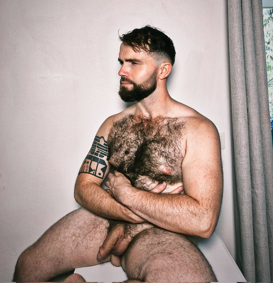 HAIRY DADDY, HEAVY DICK , I'm waiting for you.
