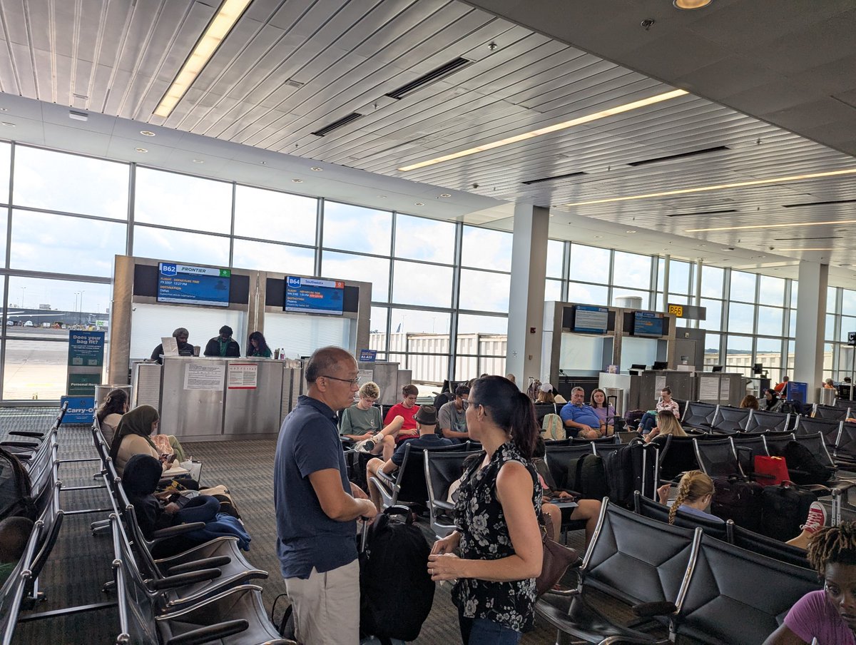AZTeenReps's tweet image. The teens and advisors are ready to get on their flight back to Arizona!
It has been a splendid and fulfilling trip!
