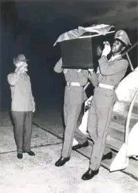 El #12deJulio de 1997 llegaron a #Cuba los restos del #CheGuevara y compañeros de la guerrilla en #Bolivia. 
Llegaron custodiados por el Comandante de la Revolución Ramiro Valdés Menéndez .
Estás en #SantaClara
#ProhibidoOlvidar
#CubaViveSuHistoria.🇨🇺