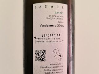 Per la rubrica InvecchiatIGP, dedicata ai vini italiani con qualche anno sulle spalle, oggi vi porto nel Sannio alla scoperta della Guardiense e del progetto Janare che ha dato vita, tra l'altro, a questo Fiano 2016 

percorsidivino.blogspot.com/2025/07/invecc…