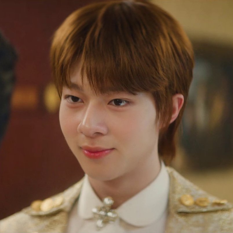 tnsmvdry's tweet image. Meet Prince Tharin, the only prince who never pressured his child
ROYAL ROUND ONE
#TheNextPrinceEP11
*•° #ZeeNunew °•*