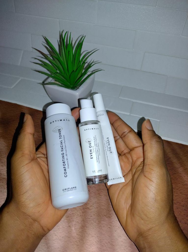 ifygoodthing's tweet image. The Optimals Even Out Set
Treat uneven skin tone , dark spots and pigmentation with this set.
To place your order, Call 08020829911
#optimalsEvenoutset #oriflame #pigmentation.