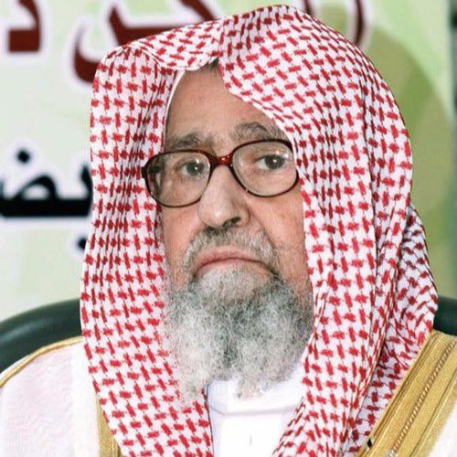 كان والد الشيخ #صالح_الفوزان غنيّاً جدًا 
لكن الشيخ ترك المال كُلّه ولم يأخُذ منه شيء
واخذ والدته فقط ليبرّها 
وتزوّج ولم يرزقه الله لا البنات ولا البنين 

فقُلّي بالله هل هذا ( عالِمُ سُلطان ) ؟ 
عقلاً هل يوجد رجل يترك المال وليس له بنون ! 
يُتهم بأنه دنيوي الأهداف !!