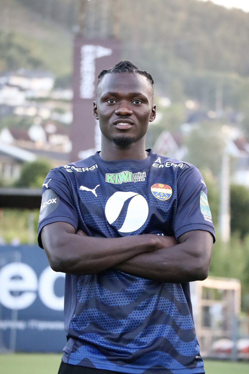 𝗦𝗣𝗜𝗟𝗟𝗘𝗞𝗟𝗔𝗥𝗘 ✔️
Alle sommerens fire nysigneringer er nå offisielt spilleklare for Strømsgodset og med i troppen til morgendagens hjemmekamp mot Tromsø 📋

Kjøp billett her 📲 godset.ticketco.events/no/nb/events/8…