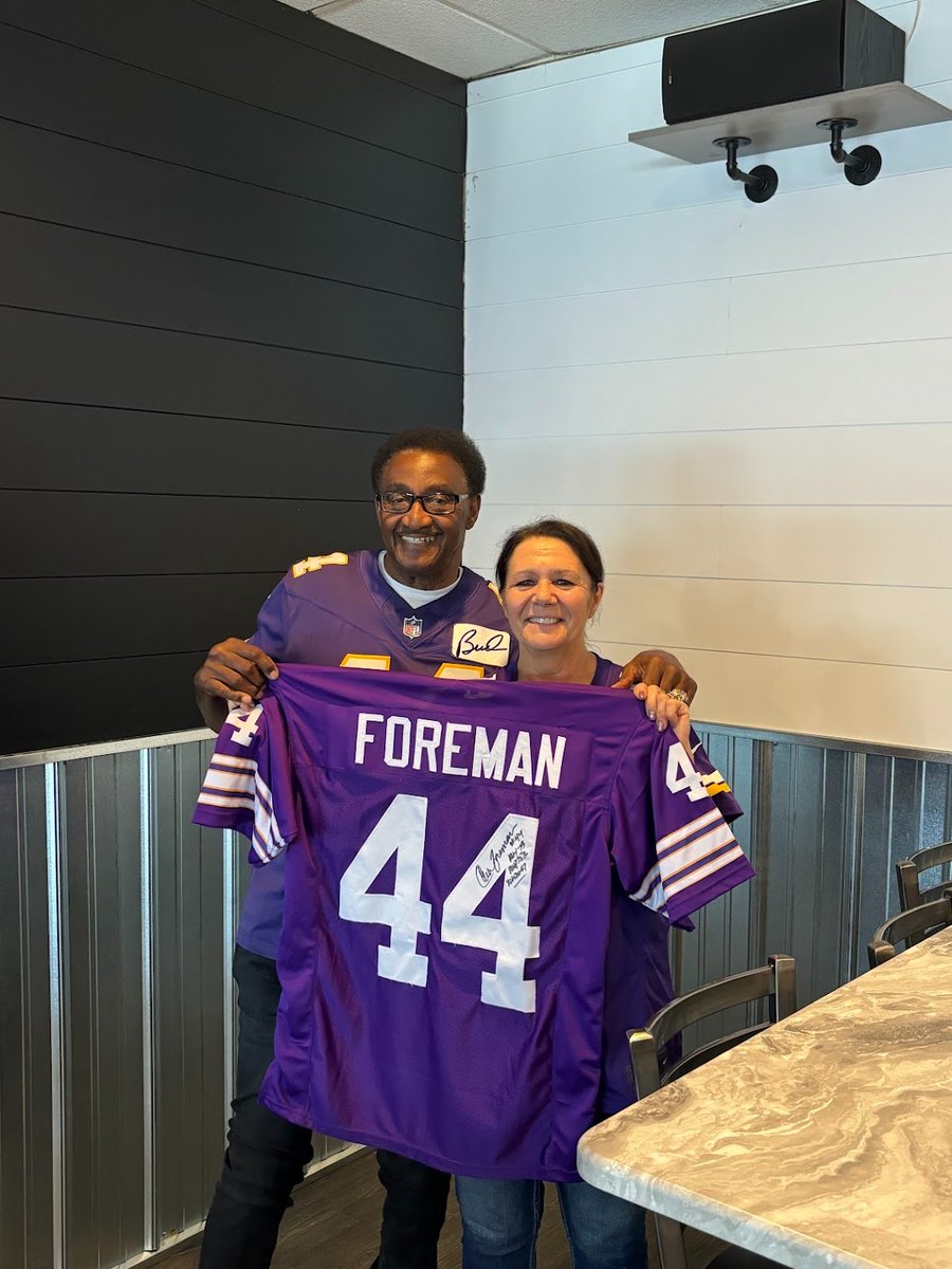 ChuckForeman's tweet image. As a former player, I know a good call when I see one! My autographed jerseys are now only $89! bit.ly/3T7Mag7