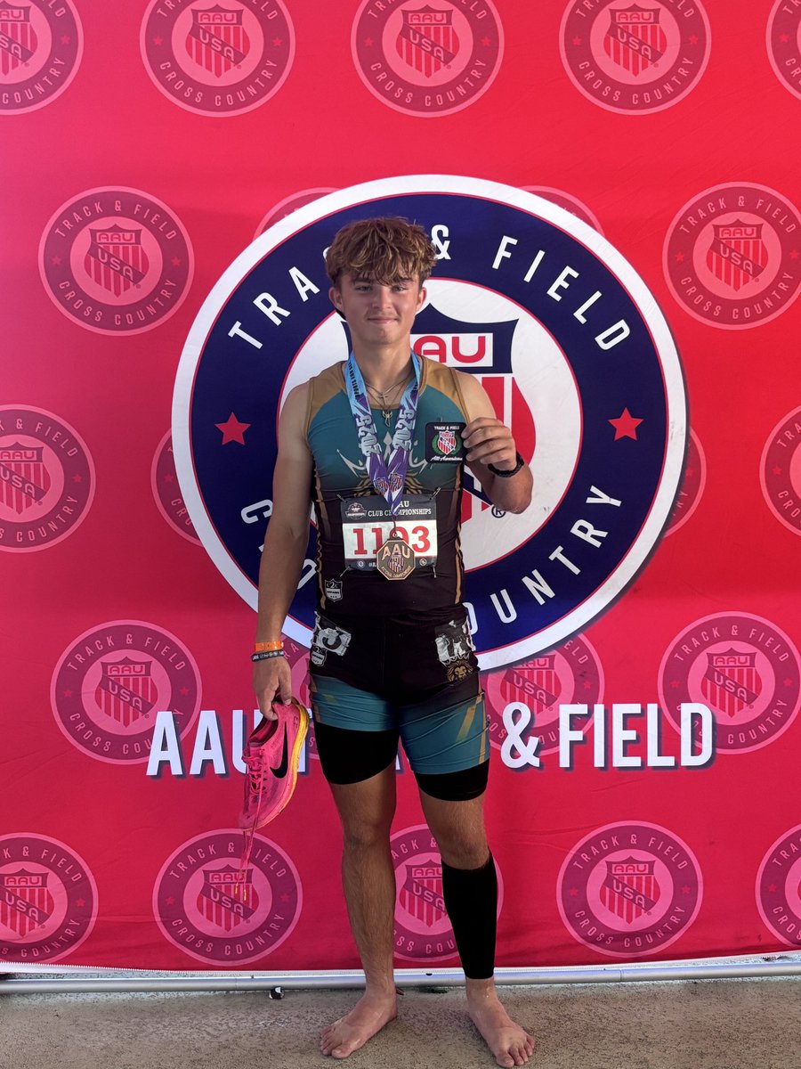 BeckettBean's tweet photo. Competed in the @AAUTrackNField national club championships this week n had an amazing time. I ran a new pr of 4:23 in the 1500m and got 9th place. I also ran my first ever 2k steeplechase and ran 7:08 and placed third. https://t.co/Moeused8JG