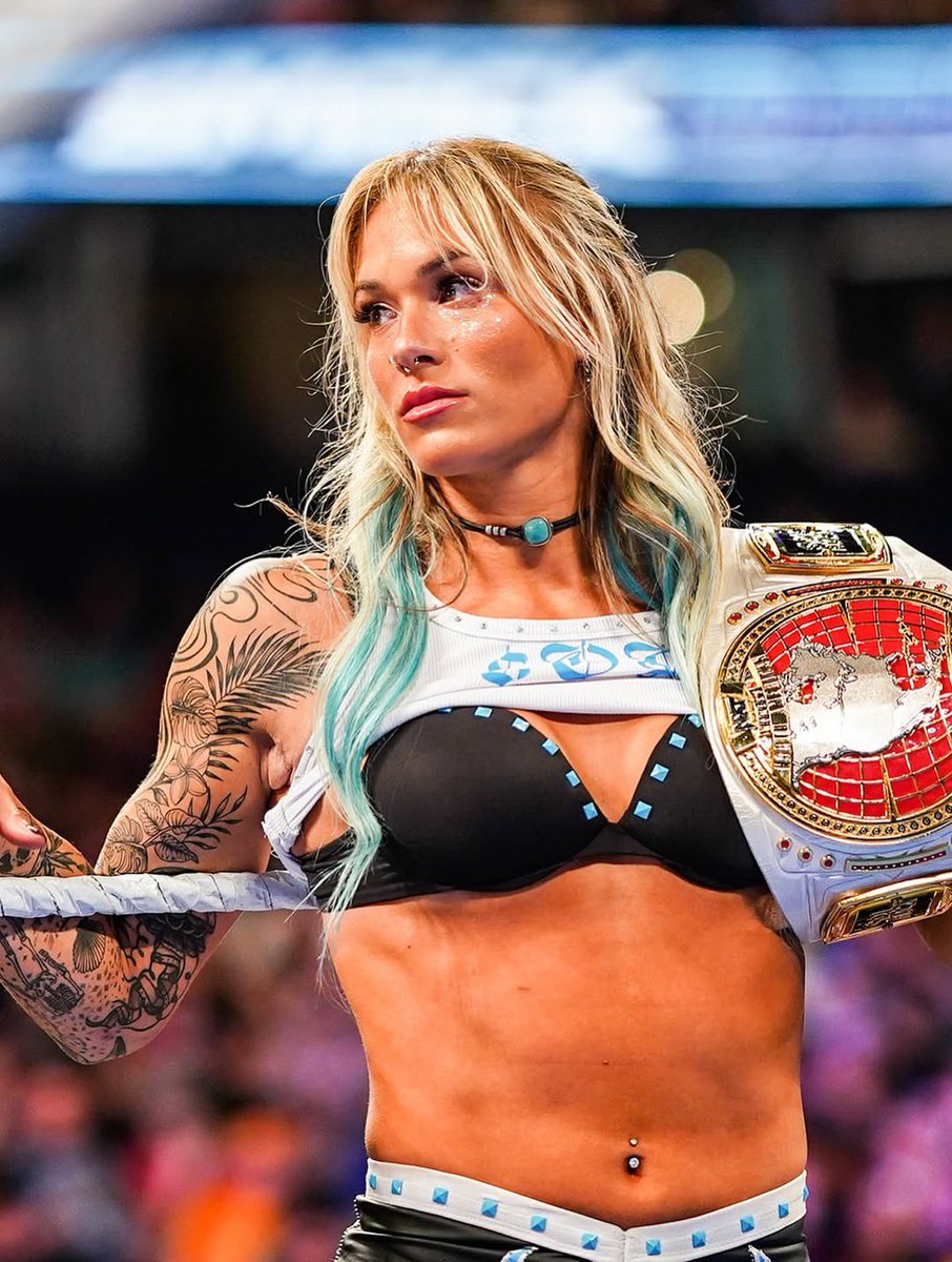 Buff Mermaid. ༄ NOT @SolRucaWWE. tweet media