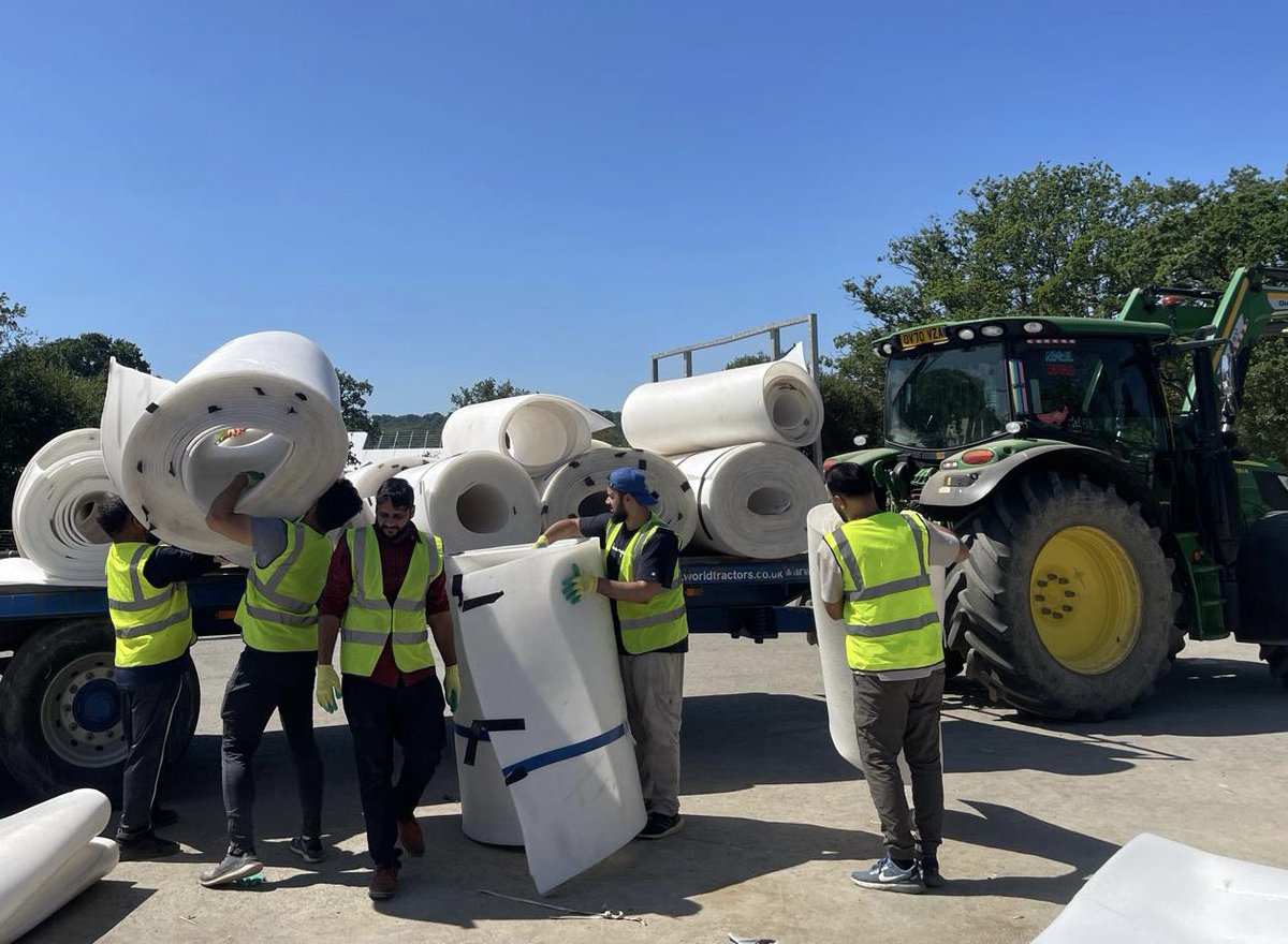 AMYAWolves's tweet image. Khuddam @ Hadiqatul Mehdi performing duty in preparation for Jalsa salana UK 🇬🇧
@JalsaUK
@JalsaConnect
@UKMuslimYouth
