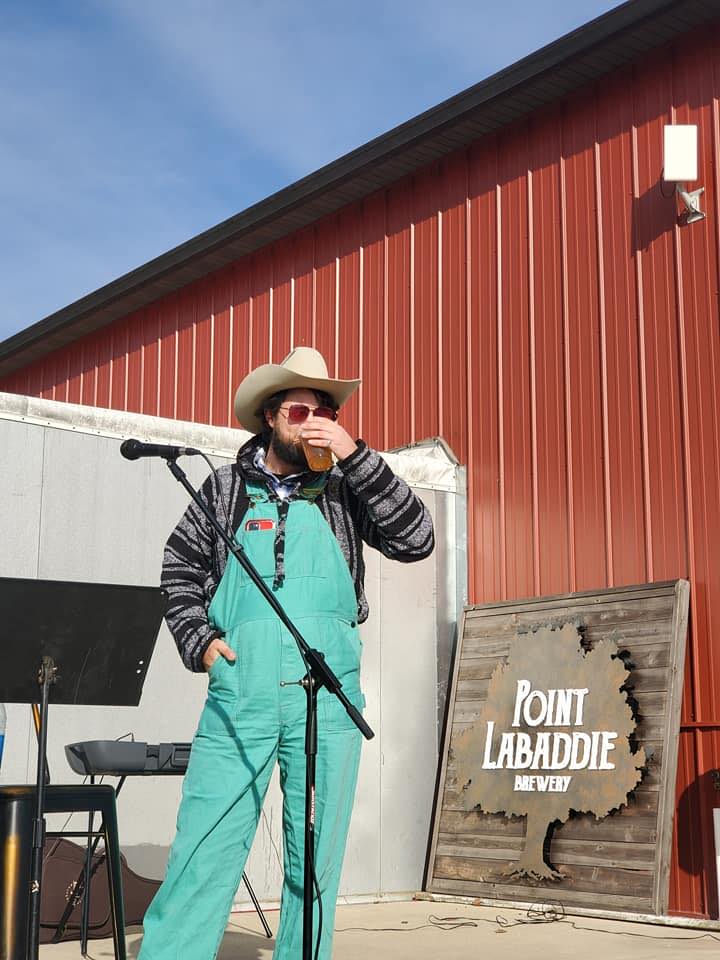 FairmountPk's tweet image. ๐ถLive Music Tonight at Longshots!๐ถ
Join us tonight at 6PM for an unforgettable evening with the Gage Seitz Trio!
Enjoy great tunes, cold drinks, and mouthwatering BBQ all in the lively atmosphere of Longshots inside Fairmount Park! ๐๐ป๐ธ
Music starts at 6PM โ Donโt miss out!