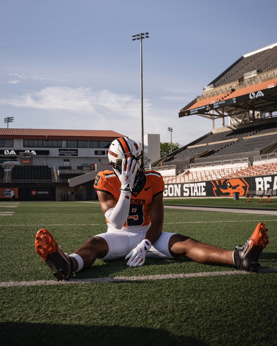 BeaverFootball's tweet image. happy birthday @skylerjackson06! 🎈