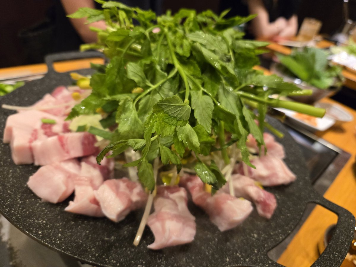 Rii18071118's tweet image. チュクミサムギョプサル。
女子会に参加してきました～🍺
1人のお友達が始まる前にプラセンタを配ってくれて注入。
気がきくなー😊