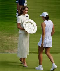 AnjaliLearn's tweet photo. 👑 NEW | Kensington Palace confirms the Princess of Wales WILL attend the Wimbledon women’s final this afternoon! 🎾✨ Get ready for a royal moment on Centre Court 😍👏 #Wimbledon #PrincessofWales #RoyalBox https://t.co/Hyc1hQIq7I