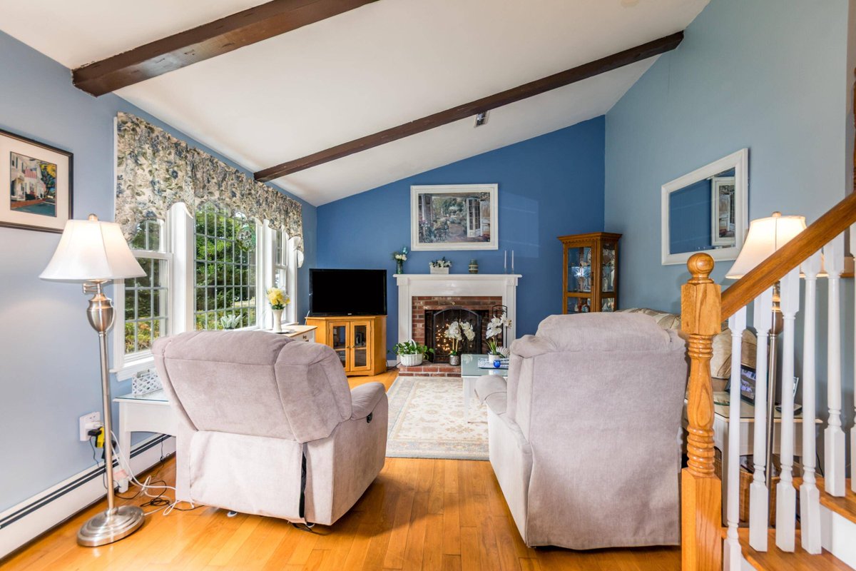 DaceyTheRealtor's tweet photo. 480 Forest Road, South Yarmouth, MA 02664 just hit the market!
Take a look at this awesome space: https://t.co/LvVSCOGETC https://t.co/RNEkvll0yD