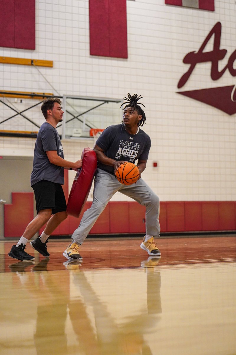 NMStateMBB's tweet image. Help us wish our guy @reecedagawd a happy birthday! 🎂
#AggieUp