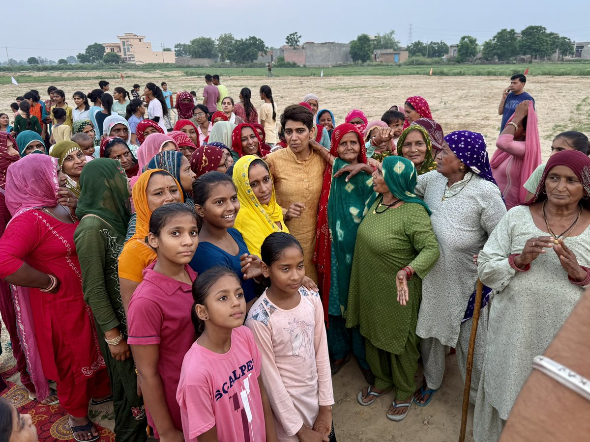 “खेल ही नहीं, एक संस्कृति है…”

आज ढाणी ख़ान बहादुर (हिसार) में नव स्थापित स्पोर्ट्स क्लब के उद्घाटन का सौभाग्य मिला। खेल मेरे जीवन का अहम हिस्सा रहे हैं—ये सिर्फ़ शरीर नहीं, आत्मा को भी मजबूत बनाते हैं।

जब किसी गाँव, ढाणी या शहर में खेल को बढ़ावा देने के लिए पहल होती है, तो मन