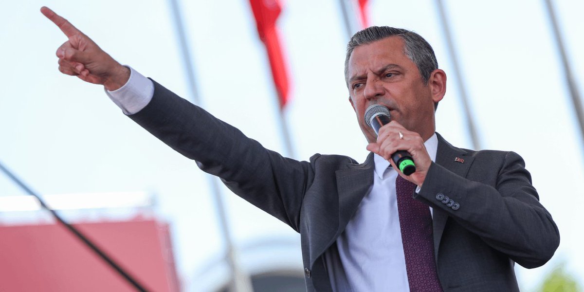 Özgür Özel:

“Bize DEM ile görüştük diye terörist diyenler şimdi terör örgütünün başıyla oturup anlaştılar.”
