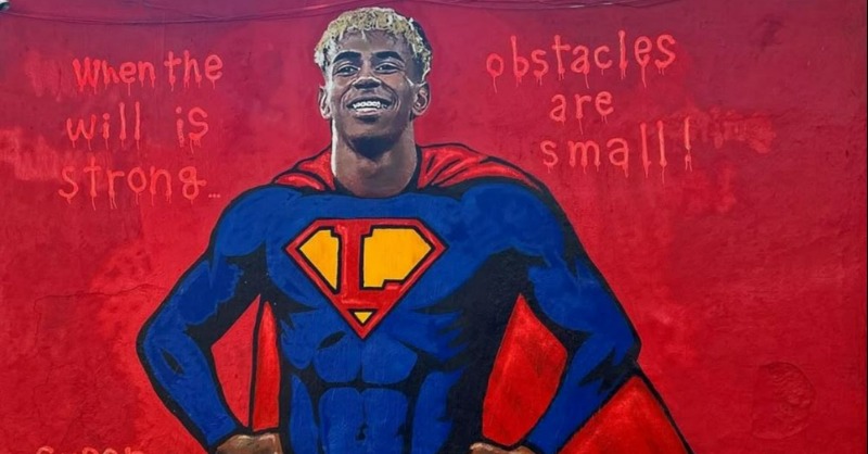 esport3's tweet photo. 🔵🔴 Lamine Yamal, convertit en "Super Lamine" en un mural de Barcelona

https://t.co/Njp3QUKcN0