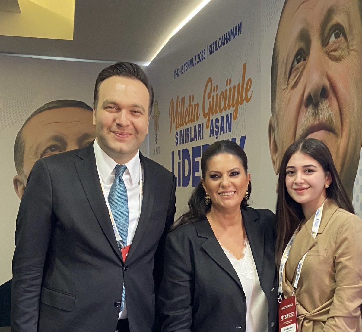 📍Kızılcahamam

“Milletin Gücüyle Sınırları Aşan Liderlik”

AK Parti 32. İstişare ve Değerlendirme Toplantımızdayız. 

Sayın Cumhurbaşkanımızın tarihi konuşmasına şahitlik ettik. Hayırlara vesile olsun. 

Türkiye Yüzyılı yolculuğunda;
Birlikteyiz, kararlıyız, hazırız. 
#AKParti32