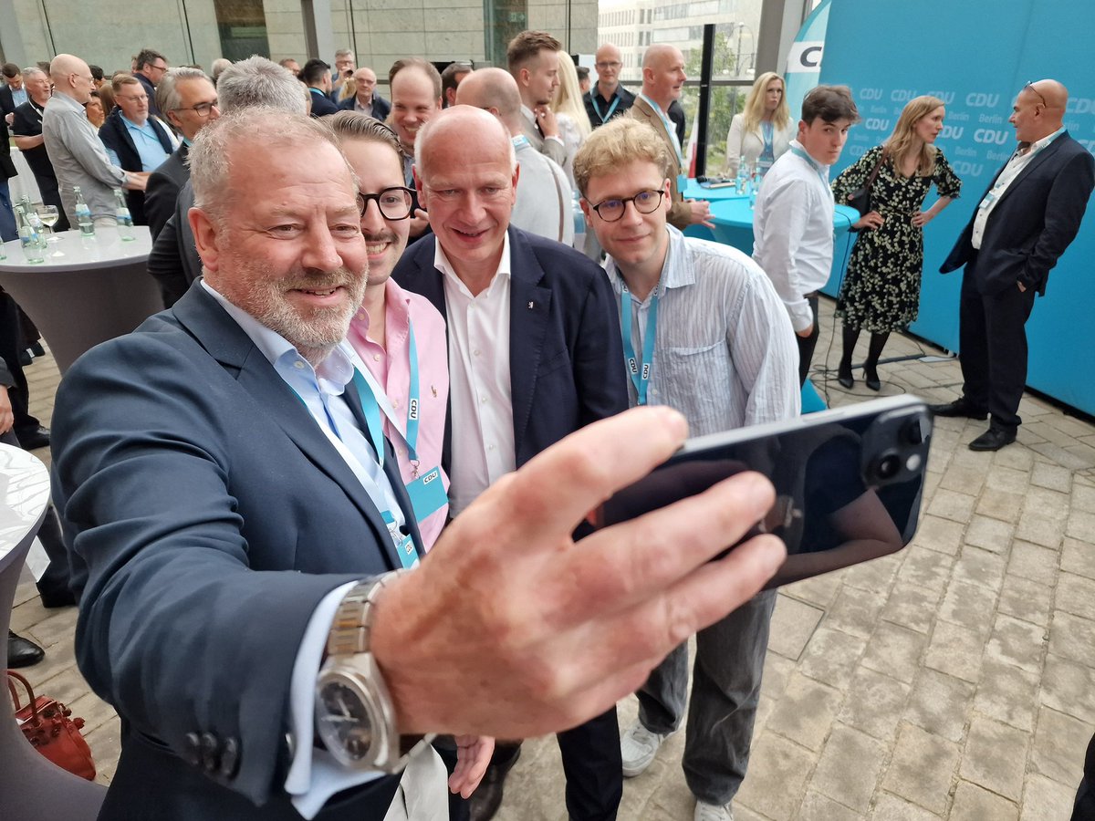 cduberlin's tweet image. Herzlich willkommen in der CDU Berlin! 👋 Unsere Partei wächst, in Berlin und im Bund. Schön, dass ihr dabei seid. Jetzt mitmachen, mitreden, mitentscheiden!
#deinBerlin #CDUBerlin #Neumitglieder #TeamCDU
