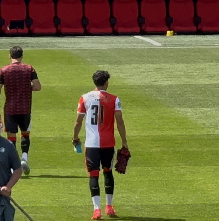 barracudo's tweet image. Feyenoord recibe al campeón de Bélgica, Union Saint-Gilloise, en Róterdam en partido amistoso.
Stephano Carrillo es suplente.
