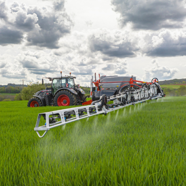 The KUHN METRIS 2 trailed sprayer features an advanced, user-friendly design with precision spraying technology🙌 

With a 3,200L or 4,100L tank and an 18 to 38m boom, the METRIS 2 will meet all your needs💪

For more info, contact your local dealer

#bestrongbekuhn