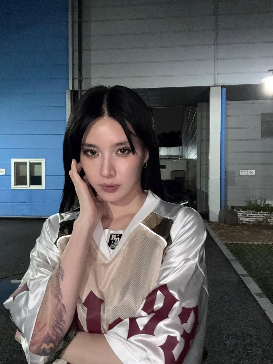 DC 모니카 갤러리 tweet media