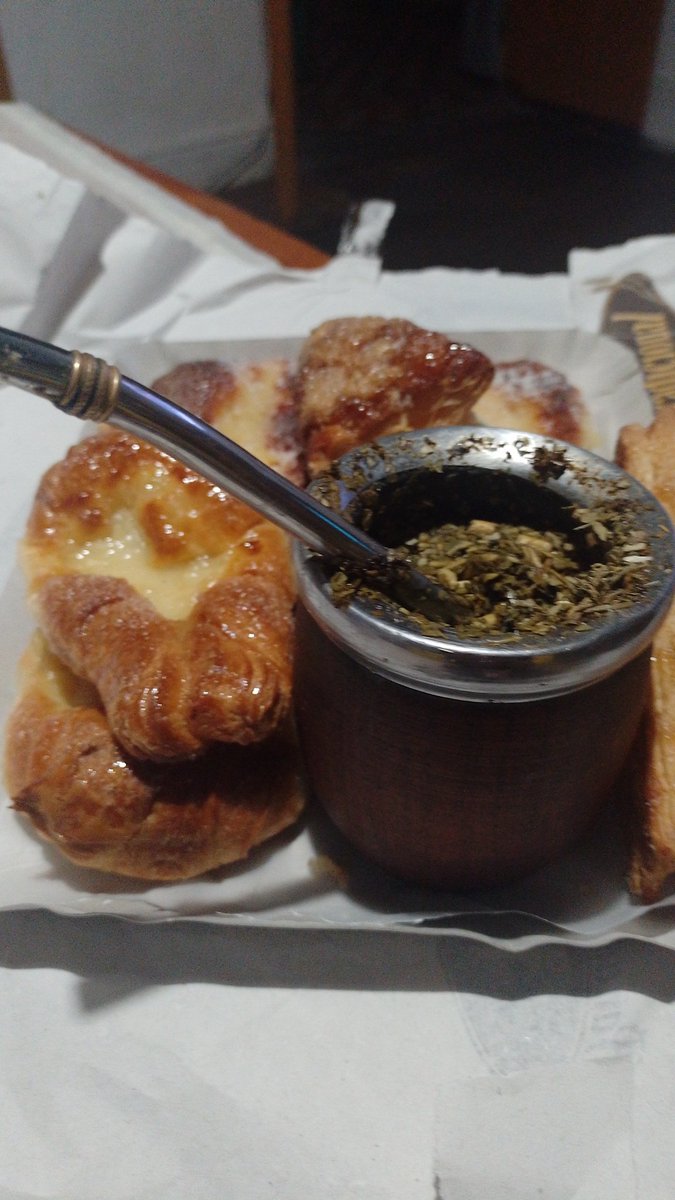 #EsteFinde desde San Nicolás ..se jugó mi marido..con las facturas..anoche ganó a la quinela..jaja