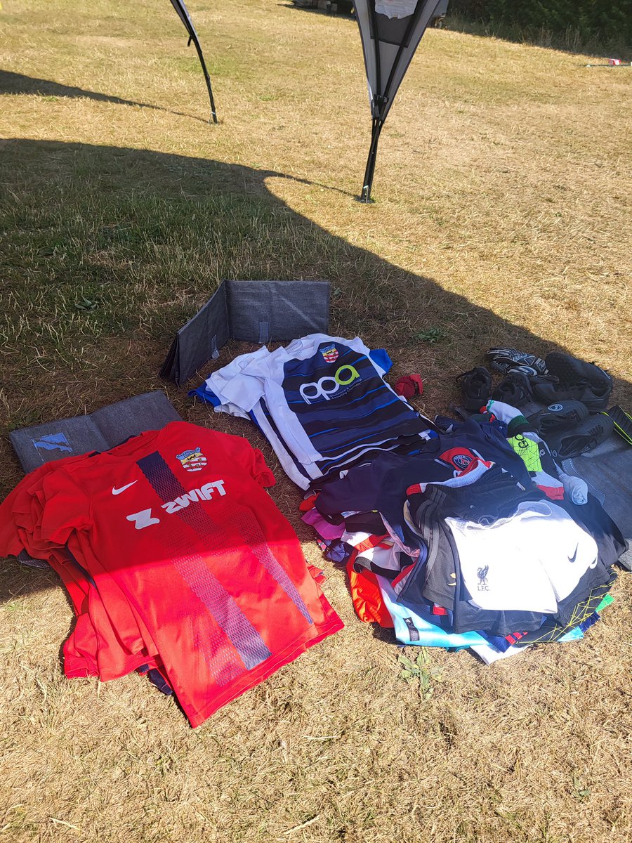 KitAid's tweet image. Many thanks to our good friends @HarpendenColts for another great kit collection at their annual awards event.
More Colts kit will soon be supporting teams in Africa.
@HertfordshireFA #Harpenden