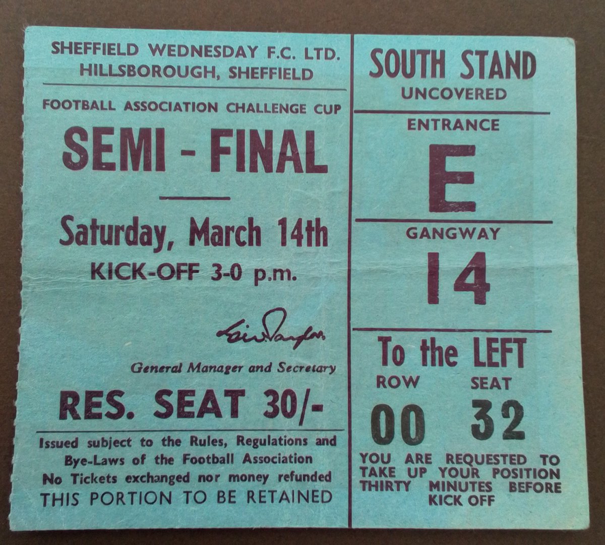 Leeds United v Manchester United FA Cup Semi Final 1970 played at Hillsborough 

£71.99 currently

3 bids

Ends Sun 13th Jul @ 6:00pm

ebay.co.uk/itm/1676295653…

#ad #lufc #alaw #mot