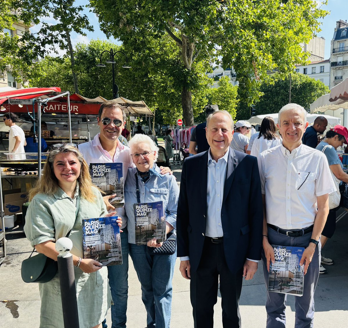 Laurent RACAPE (@laurent_racape) on Twitter photo Marché de Saxe ce matin avec <a href="/Philippe_Goujon/">Philippe Goujon</a> #Paris15 ☀️ Marché de Saxe ce matin avec <a href="/Philippe_Goujon/">Philippe Goujon</a> #Paris15 ☀️
