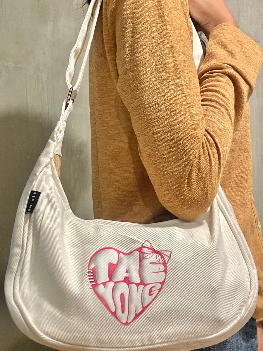 TaeyongProject's tweet photo. 2025 Lee Taeyong 30th Birthday Project
๐ค๏ธ Path of Return : Half a Soul ๐ค๏ธ
โ Package Preview
๐ Slingbag
#TAEYONG #ํ์ฉ #PathOfReturn https://t.co/t4Xi3WfvmO