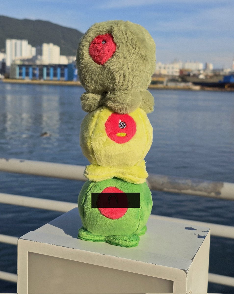 (매우 늦은) 레밍이의 육체 생일 이벤트🎂

해당 글을 RT해주신 분들중 3분을 추첨하여 아래 레밍이들 중 하나를 랜덤으로 보내드립니다
전부 수작업+가정용미싱으로 제작되었으며 스트레스볼로 사용가능한 촉감입니다

당발은 16일에 하겠습니다