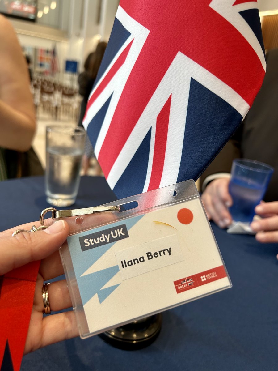 isberryauthor's tweet image. Studying at London School of Economics (@LSEnews) sparked my love of foreign affairs & the world beyond. Such fun hanging w/ fellow UK alumni at the British embassy (@UKinUSA) last night. @StudyUKBritish @LSEEcon @LSEeconomics #LSE #UK #alumniconnect #studyUK