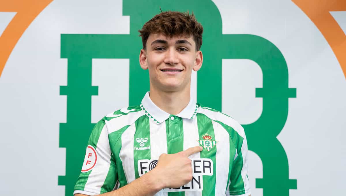 🔵🥒 | El <a href="/CDLeganes/">C.D. Leganés</a> muy interesado en 𝗠𝗔𝗧𝗘𝗢 𝗙𝗟𝗢𝗥𝗘𝗦

👉 El centrocampista llegaría al 𝙚𝙡𝙚𝙣𝙘𝙤 𝙥𝙚𝙥𝙞𝙣𝙚𝙧𝙤 en 𝗰𝗮𝗹𝗶𝗱𝗮𝗱 𝗱𝗲 𝗰𝗲𝗱𝗶𝗱𝗼 por parte del <a href="/RealBetis/">Real Betis Balompié 🌴💚</a> 

🟢 El conjunto verdiblanco ve con muy buenos ojos este movimiento