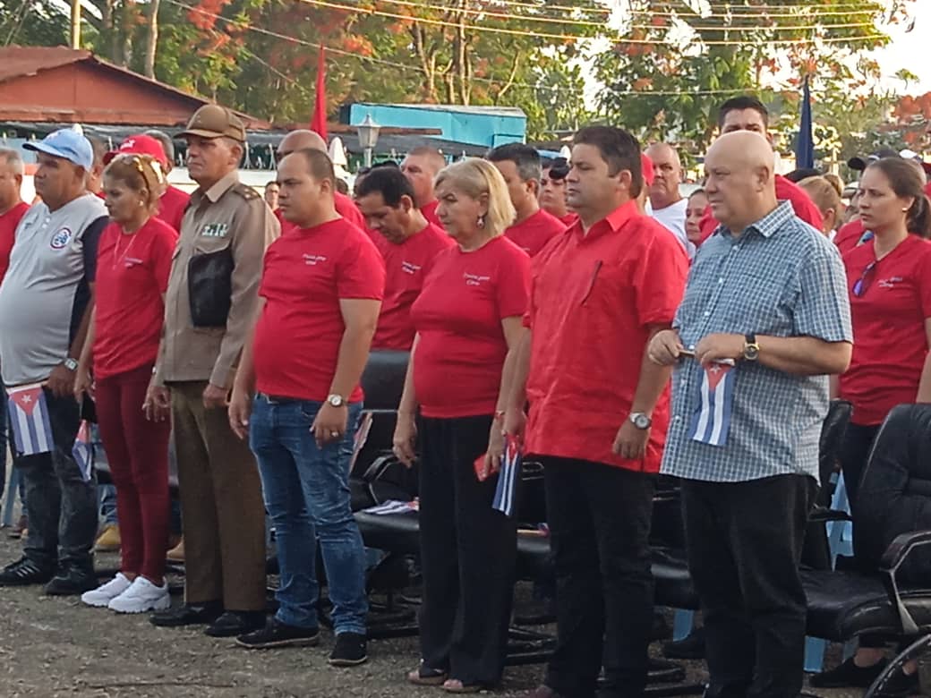 Bien temprano en la mañana participamos en el masivo y emotivo acto por el 72 aniversario del asalto a los cuarteles Moncada y Carlos Manuel de Céspedes en el municipio Ciro Redondo, territorio ganador en el movimiento político #CiegoEn26, #SinPerderUnDia #LatirAvileño.