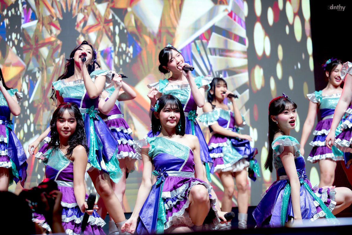 090725 | 3F ✨

<a href="/Freya_JKT48/">Freya Jayawardana</a> <a href="/F_FeniJKT48/">Feni Fitriyanti</a> <a href="/A_FionyJKT48/">Fiony Alveria Tantri</a>