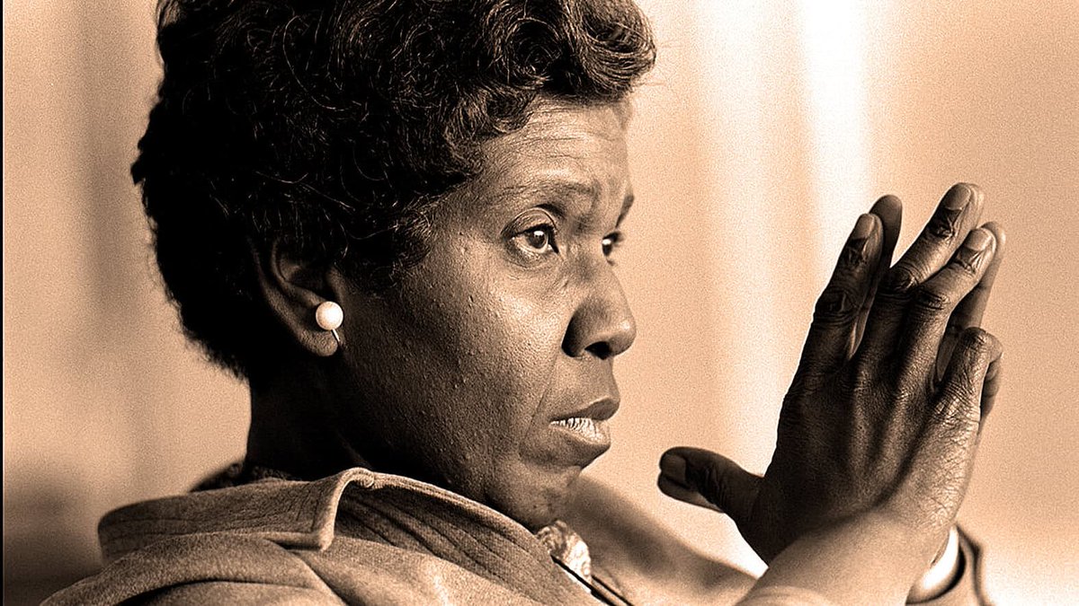 JMitchellNews's tweet image. #OnThisDay in 1976, U.S. Rep. Barbara Jordan, who first came to the forefront in the Watergate hearings, became the first African-American woman to deliver the keynote address to the Democratic National Convention.
In high school, she heard a career day speech by Edith Sampson,…