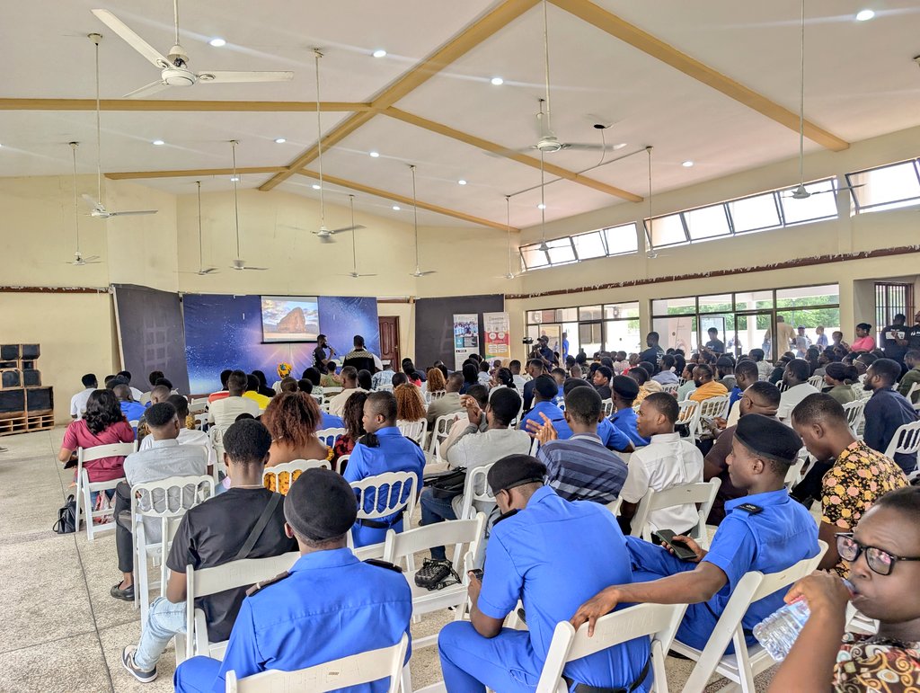 Location, #Tema. ....always a good reason to visit this City. 

Currently taking place now at the Rotary Club, C5 is #bcTema.