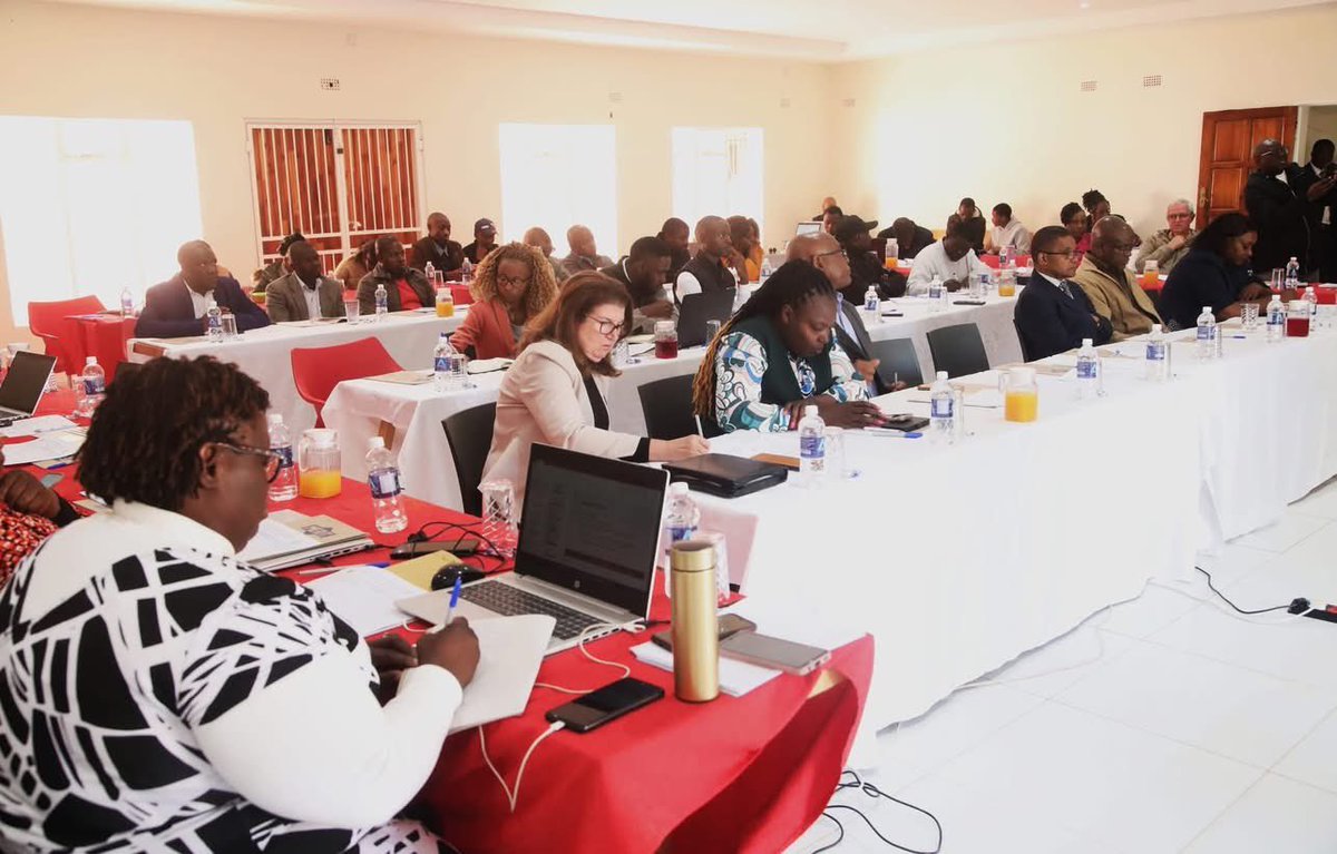 Zimbabwe is updating the Plant Breeders’ Rights Bill to make sure farmers get access to better seed. This means more yield, stronger crops, and protection for our traditional varieties too. A smart move for farming and food security!