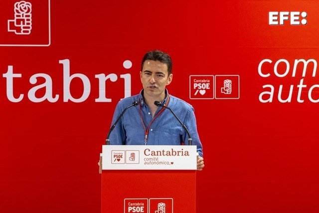 El secretario general del PSOE, Pedro Casares, ha dicho   que solo su partido hace oposición  y  puede sacar a Cantabria de "la parálisis del Gobierno del PP".

Ha lamentado los casos de corrupción en un partido "de gente honrada",  del que se ha mostrado orgulloso.