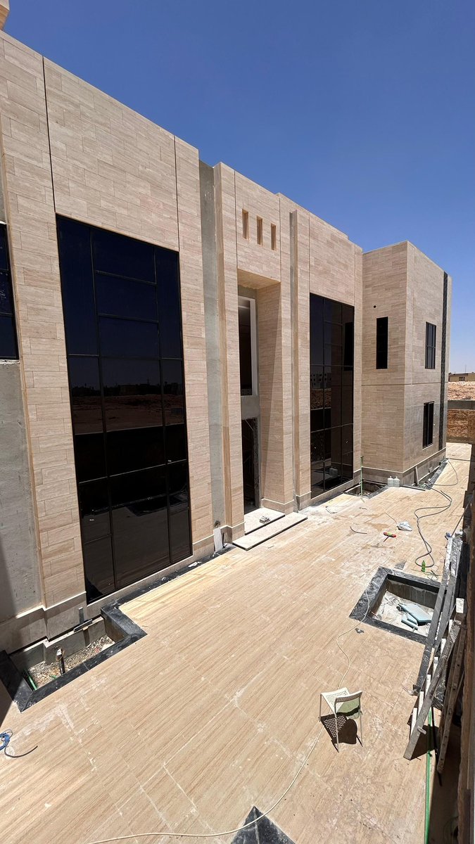 QmmRabl's tweet image. من أعمالنا لأحد الفلل بالرياض
واجهة بزجاج كرتن وول أسود عاكس، فخامة تفرض حضورها في وضح النهار… تصميم يعكس الذوق الرفيع، ✅ويمنح المبنى طابع معماري عصري لا يُنسى.
تنفيذ احترافي بأعلى معايير الجودة👩🚒💯