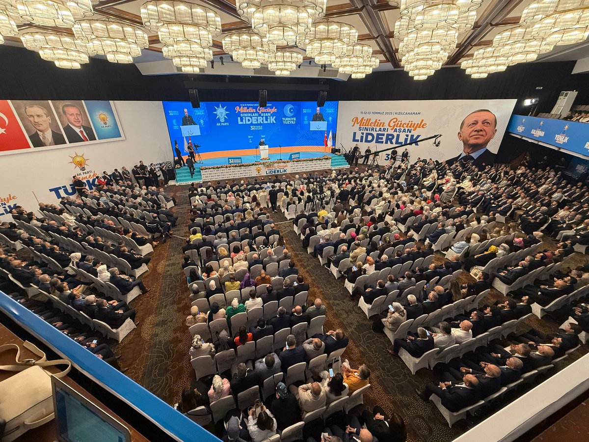 AK Parti 32. İstişare ve Değerlendirme Toplantısında; hukukun üstünlüğünü esas alan, gecikmeyen ve öngörülebilir bir adalet sistemi vizyonuyla ülkemizin dört bir yanında yürüttüğümüz çalışmaları anlattık.

Cumhurbaşkanımız Sayın Recep Tayyip Erdoğan'ın güçlü liderliğinde adalet