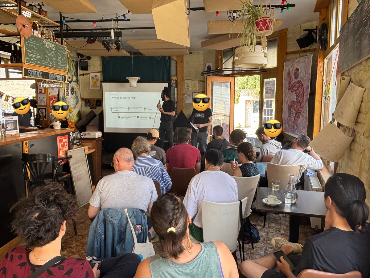 OffensiveEco's tweet image. Beaucoup de monde au Tok’Ici à Lille pour l’élaboration collaborative de la partie « gouvernance municipale et économie locale » de notre programme municipaliste libertaire pour Lille et la MEL en 2026 ! 🌞✊