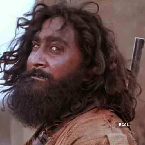 I watched China Gate(1998) again after such a long time. Such a well-made movie. Epic star cast, the backstory of discharged soldiers, fighting for redemption,  interpersonal conflicts, ferocious villain Jagira, and some top-notch dialogue and performance. Simply amazing.